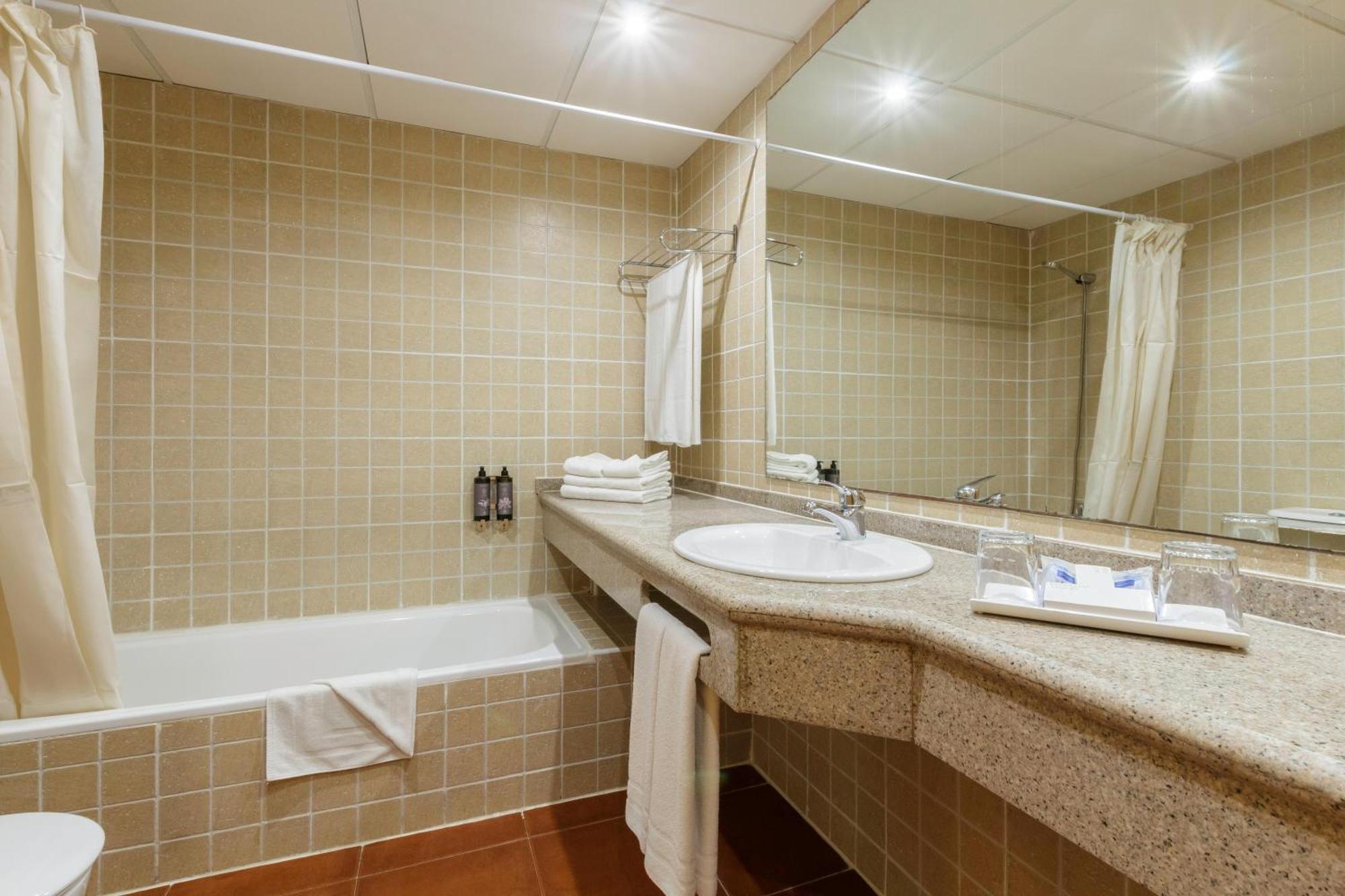 Apartamentos Best Alcazar La Herradura  Εξωτερικό φωτογραφία
