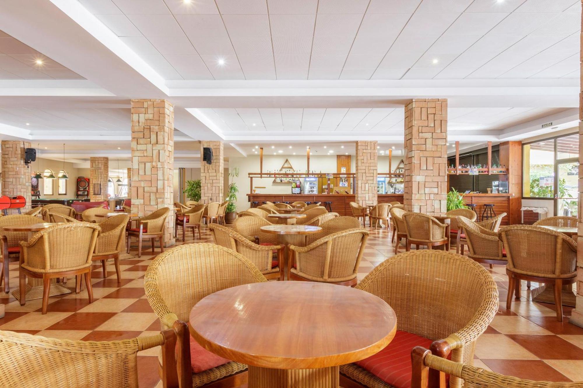 Apartamentos Best Alcazar La Herradura  Εξωτερικό φωτογραφία