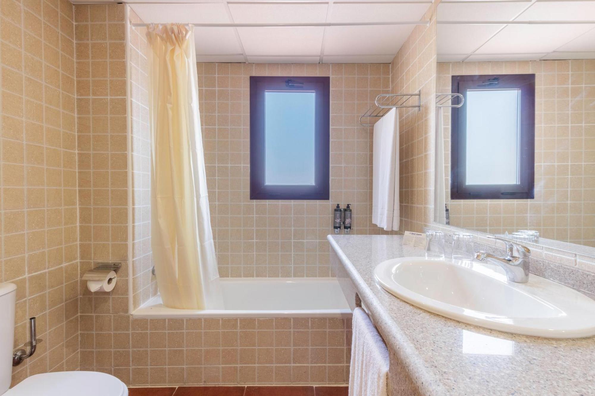 Apartamentos Best Alcazar La Herradura  Εξωτερικό φωτογραφία